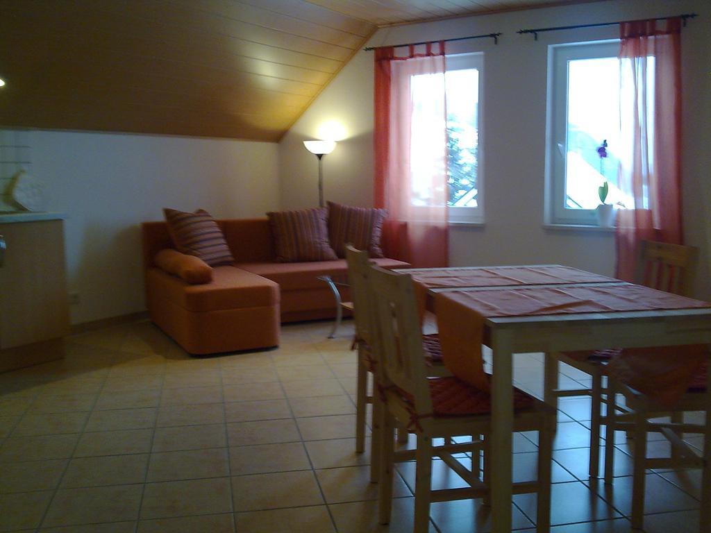Fliederhof Ferienwohnungen Herresbach Room photo